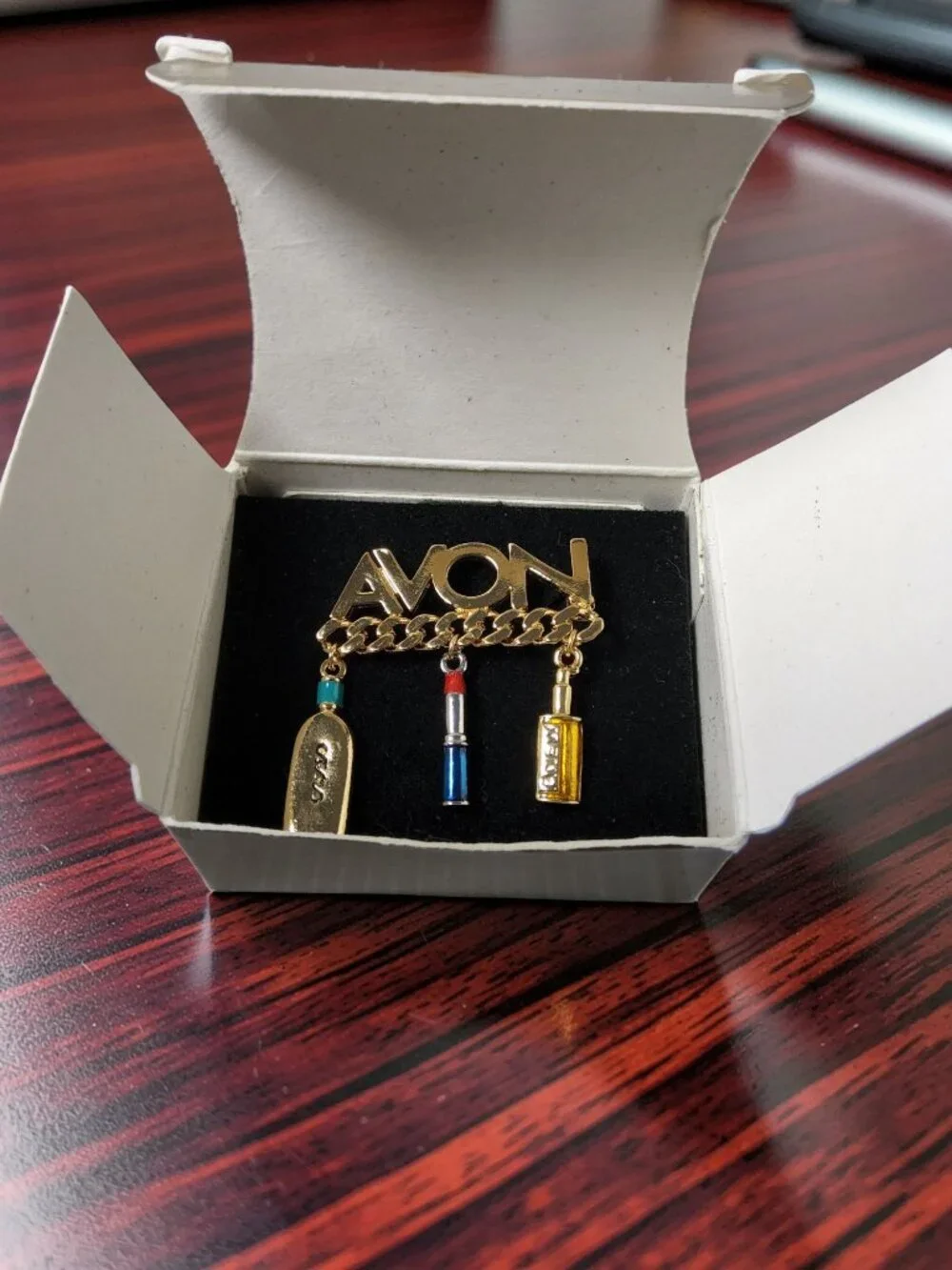 Avon this vintage